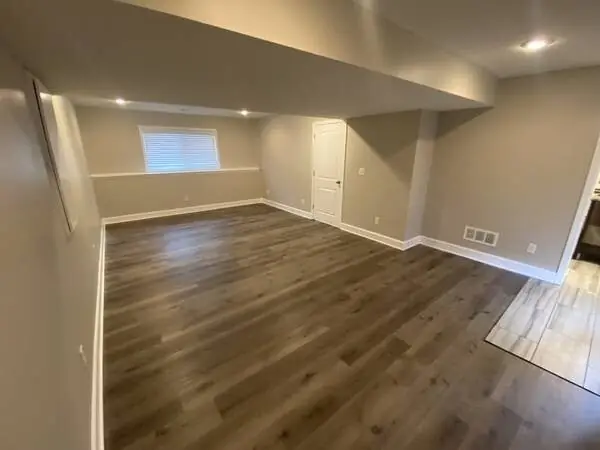 Renovation, paint & floors work by Handyman Services