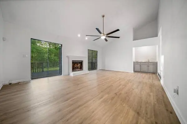 Flooring & paint by Handyman Services