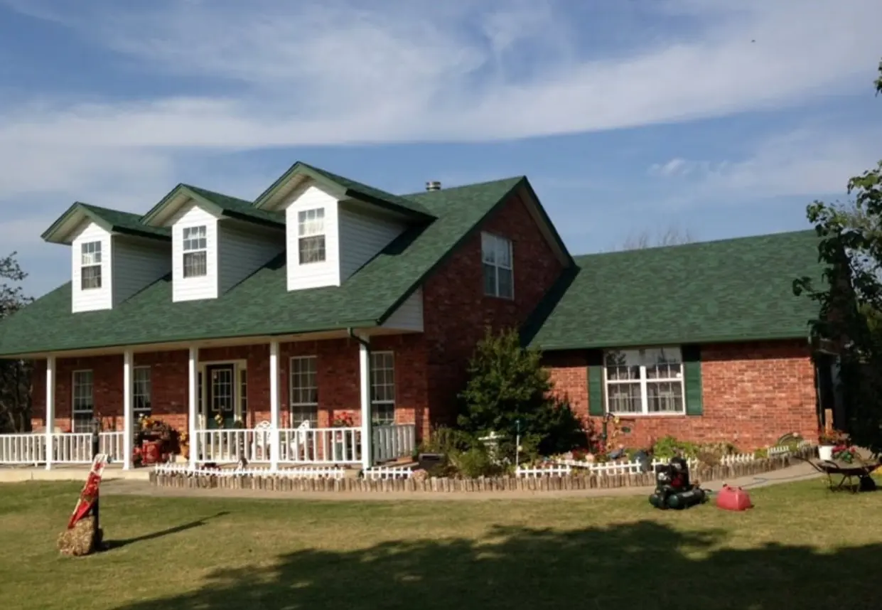 Residential roofing by Pizano